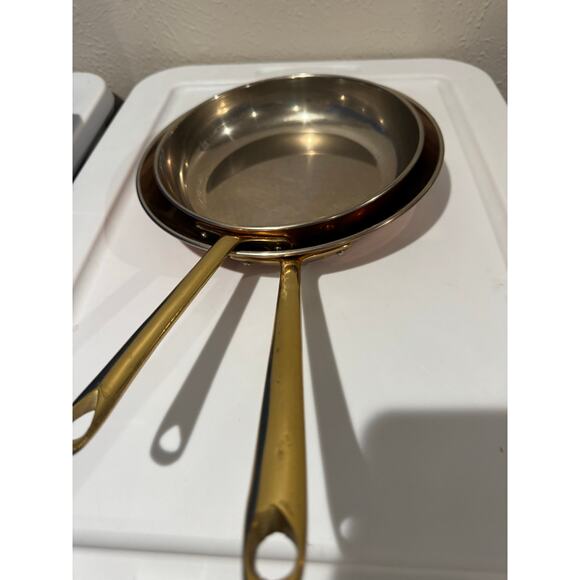 Benjamin & Medwin hanging Copper Cookware Two Skillets Frypans - Picture 7 of 10